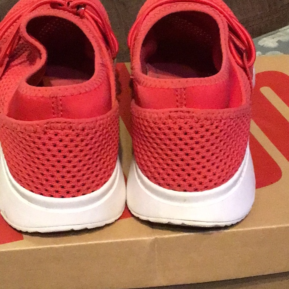 AIRMESH LACE UP PASSION RED SNEAKERS - Picture 7 of 10